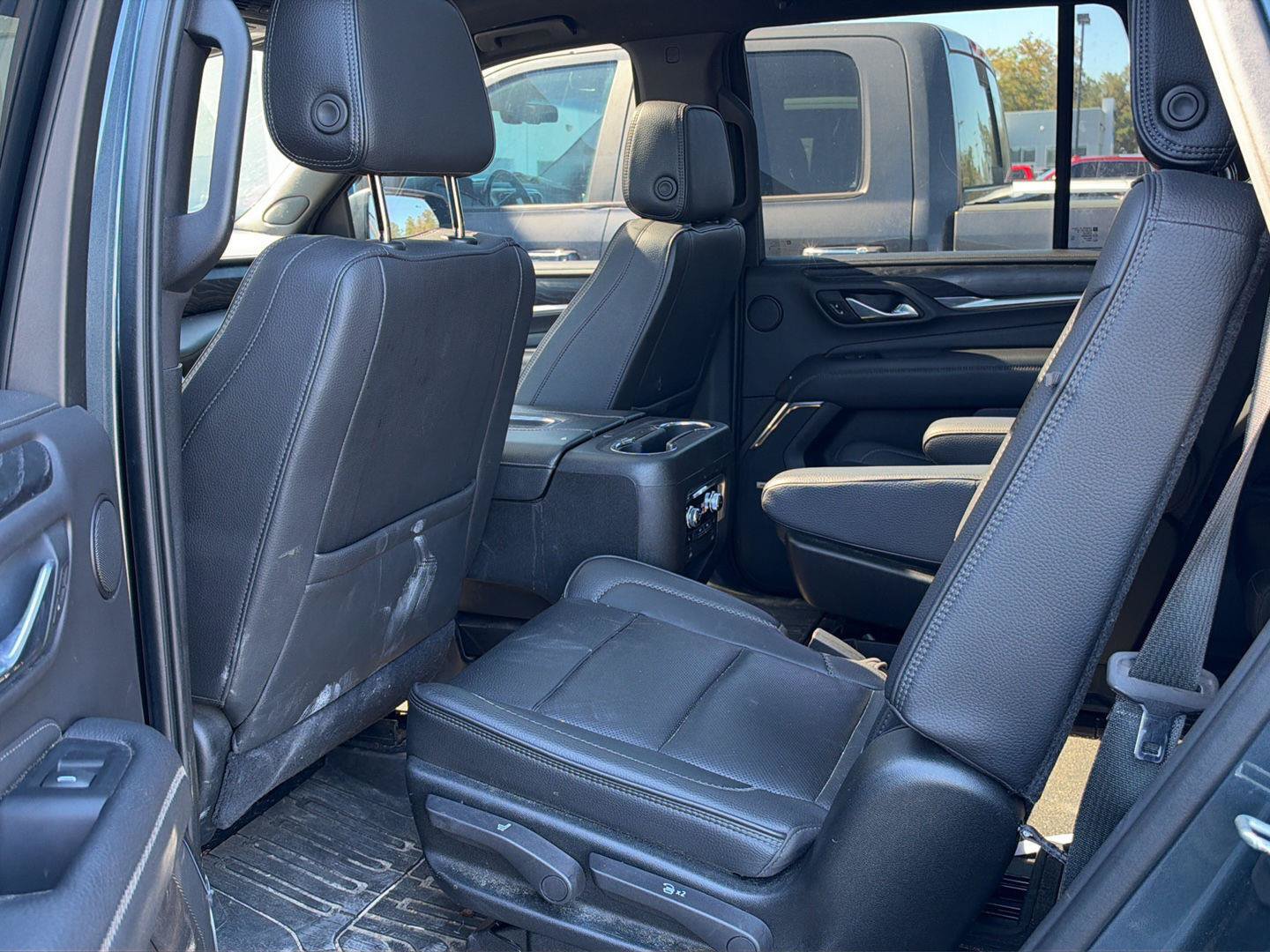 Used 2021 GMC Yukon Denali w/ Advanced Technology Package RWD image 5