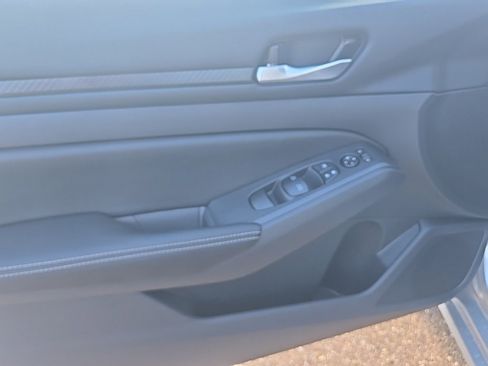 New 2025 Nissan Altima 2.5 SV image 12