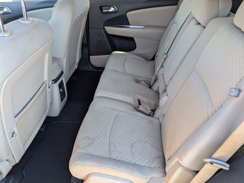 Used 2015 Dodge Journey SXT w/ Flexible Seating Group image 24