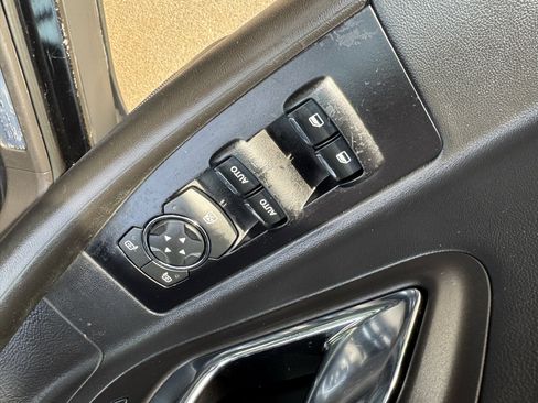 Used 2017 Ford Taurus SHO image 40