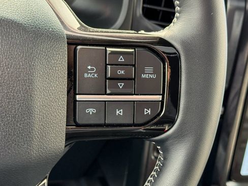 Used 2025 Ford F150 Lightning Platinum image 38