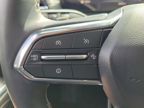 Used 2026 Chevrolet Traverse LT FWD image 5