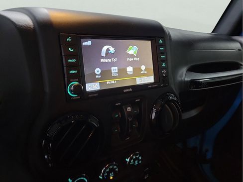 Used 2017 Jeep Wrangler Unlimited Sahara AWD/4WD image 16