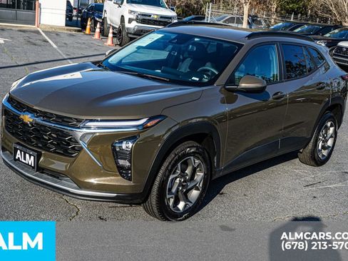 Used 2024 Chevrolet Trax LT image 14