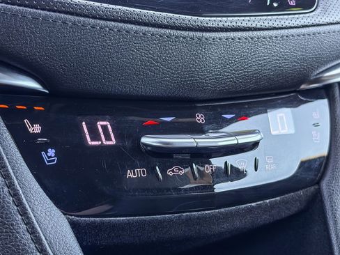 Used 2017 Cadillac XT5 Luxury w/ Driver Awareness Package image 29