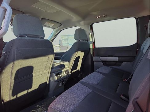 New 2026 Ford F250 XLT w/ FX4 Off-Road Package image 9