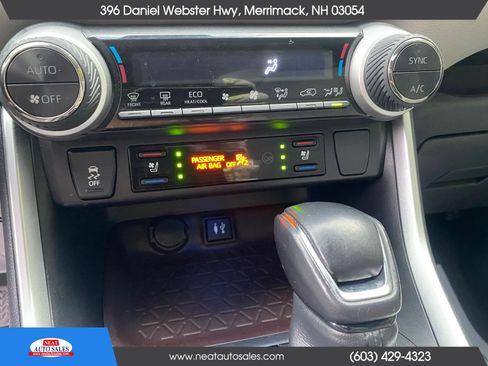 Used 2019 Toyota RAV4 Limited AWD/4WD image 13