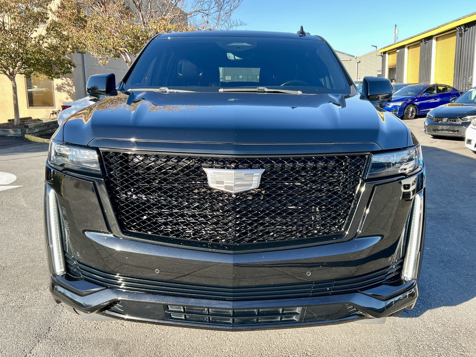 Used 2021 Cadillac Escalade ESV Sport w/ Heavy-Duty Trailer Package AWD/4WD image 3