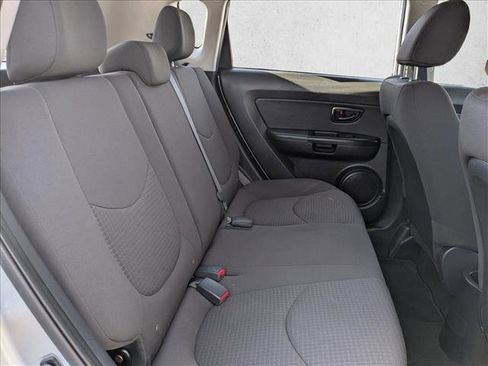 Used 2011 Kia Soul FWD image 17