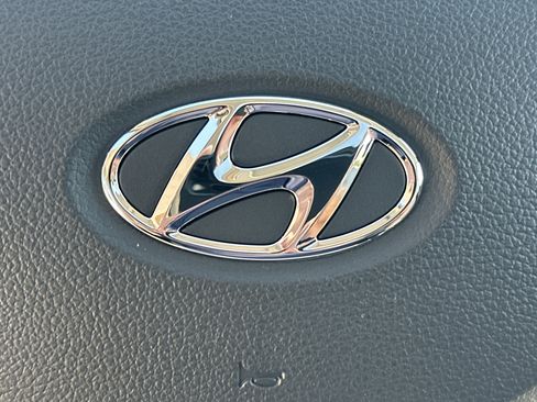 New 2026 Hyundai Venue SEL FWD image 28