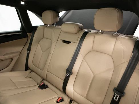 Certified 2023 Porsche Macan image 29