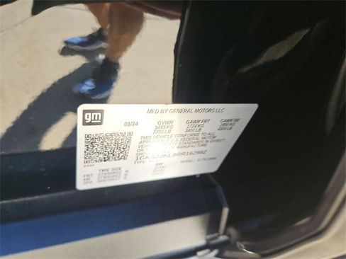 Used 2024 GMC Yukon XL Denali image 32