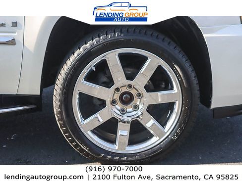 Used 2007 Cadillac Escalade AWD w/ Information Package image 9