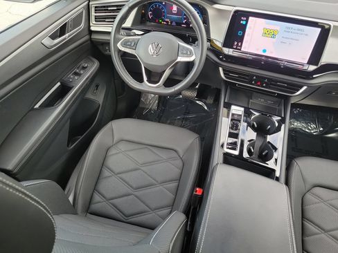 Used 2024 Volkswagen Atlas Cross Sport SE FWD image 10