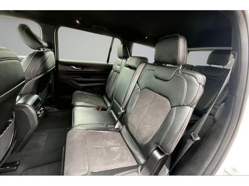 Certified 2024 Jeep Grand Cherokee L Laredo image 23