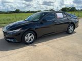 Used 2023 Hyundai Elantra SE image 4