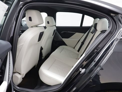 New 2026 BMW 530i xDrive w/ M Sport Package AWD/4WD image 15