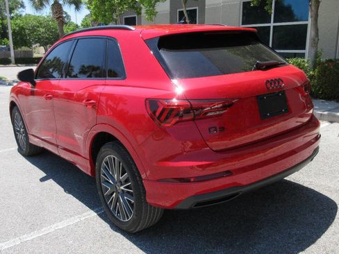 Used 2023 Audi Q3 2.0T Premium w/ Convenience Package image 3