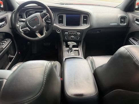 Used 2017 Dodge Charger R/T w/ Premium Group RWD image 17