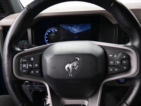 Used 2023 Ford Bronco Wildtrak image 16