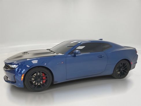 Used 2023 Chevrolet Camaro LT w/ RS Package image 4