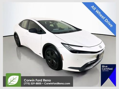 Used 2025 Toyota Prius LE image 1