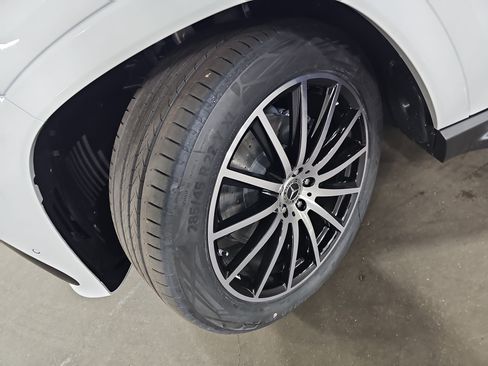 New 2026 Mercedes-Benz GLS 450 4MATIC image 35