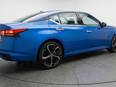 Used 2025 Nissan Altima 2.5 SR image 9