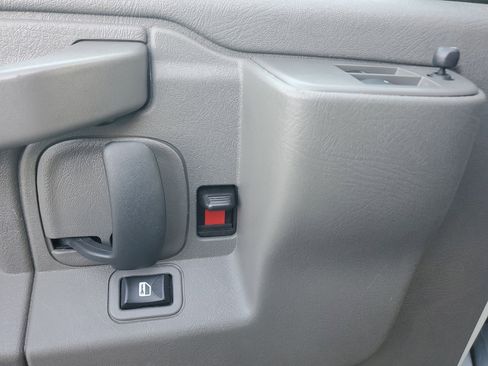 Used 2024 Chevrolet Express 2500 w/ Driver Convenience Package image 25