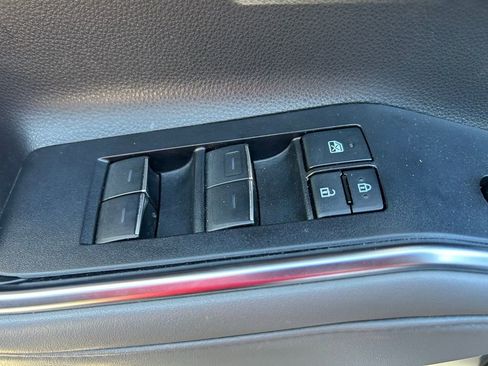 Used 2022 Toyota Highlander Limited image 18