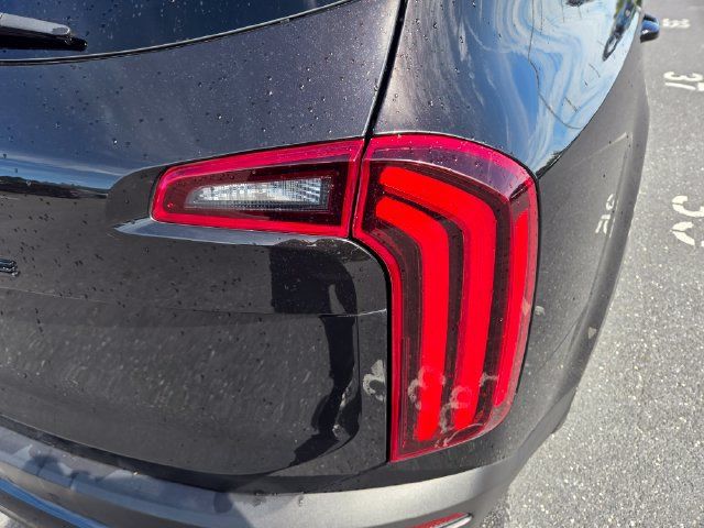 Used 2022 Kia Telluride SX w/ Nightfall Edition Package AWD/4WD image 18
