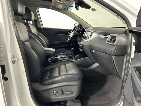 Used 2019 Kia Sorento SX w/ SX Touring Package image 45