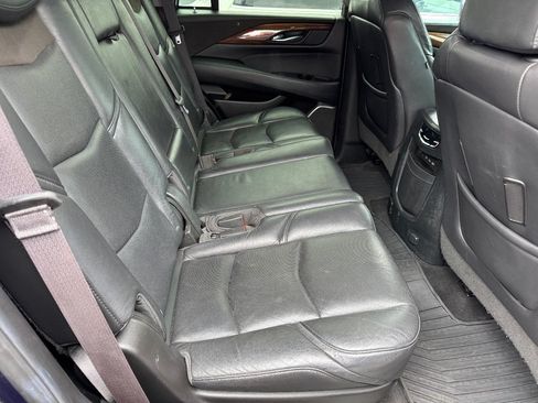 Used 2017 Cadillac Escalade Premium Luxury AWD/4WD image 18