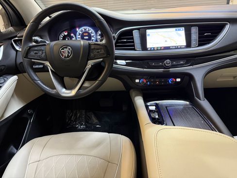 Used 2023 Buick Enclave Avenir image 4