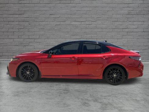 Used 2022 Toyota Camry XSE FWD image 3
