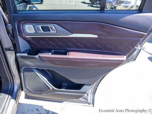 Used 2025 Ford Explorer Platinum w/ LUX Leather Package image 28
