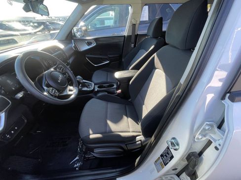 Used 2025 Kia Soul LX w/ LX Technology Package image 27
