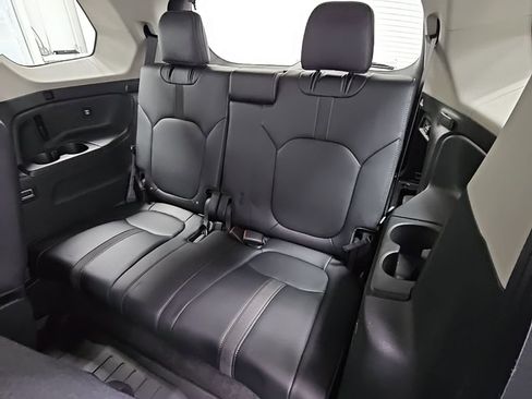 Used 2025 Honda Pilot EX-L image 33