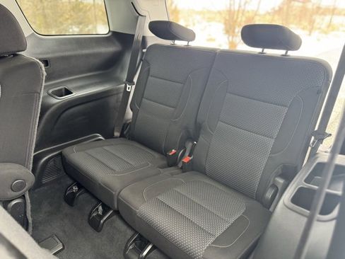 Used 2022 GMC Acadia SLE w/ Driver Convenience Package image 10