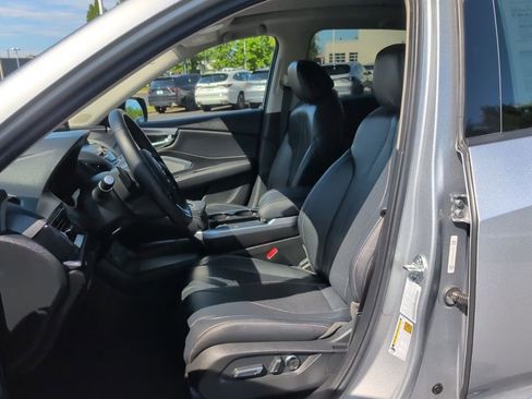 Used 2025 Acura RDX SH-AWD w/ Technology Package image 13