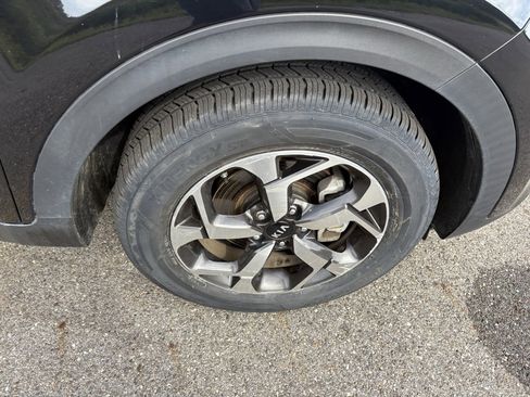 Used 2021 Kia Sportage LX image 15