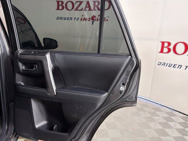 Used 2020 Toyota 4Runner SR5 Premium w/ Moonroof Package RWD image 35