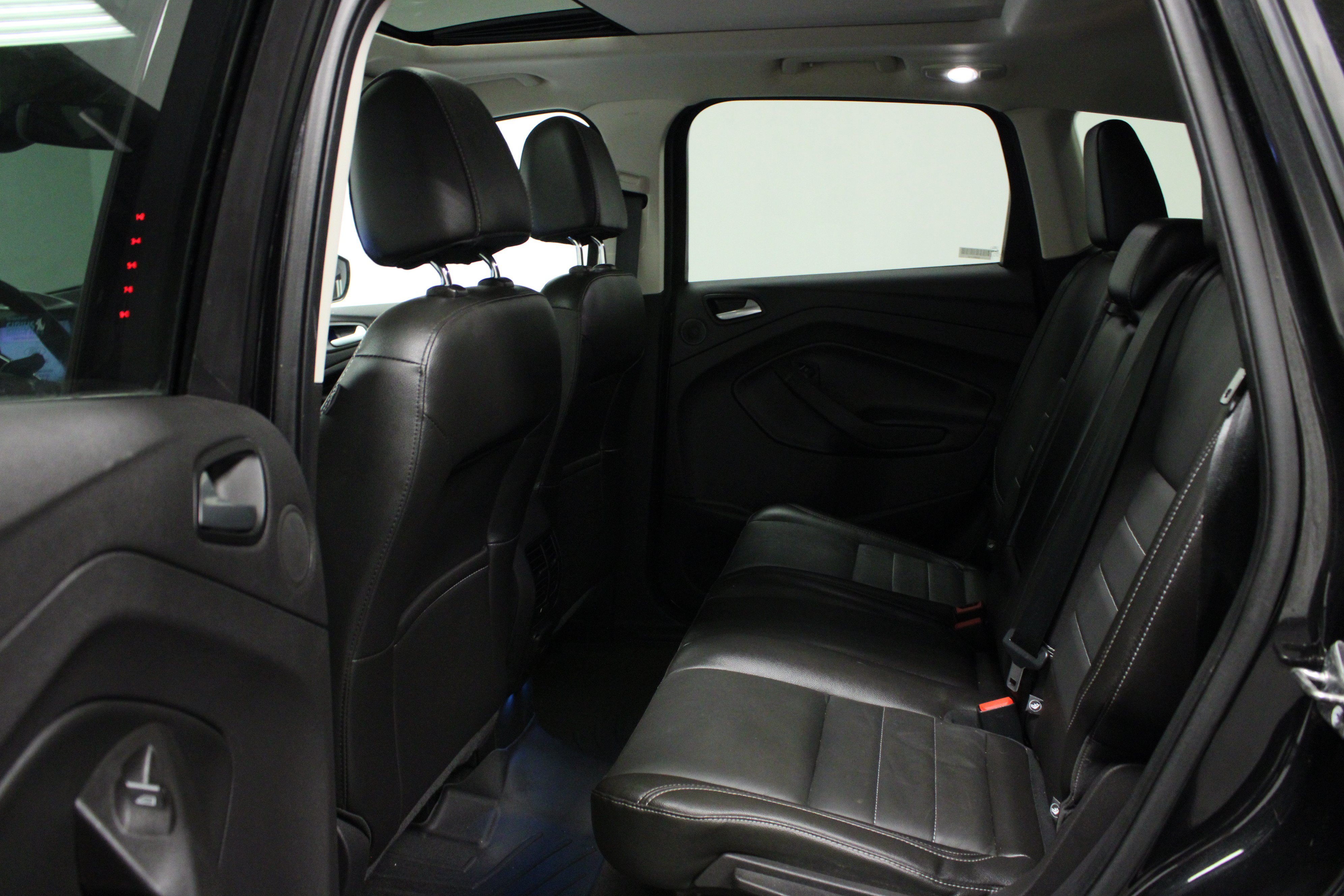 Used 2015 Ford Escape Titanium w/ Canadian Touring Package AWD/4WD image 13
