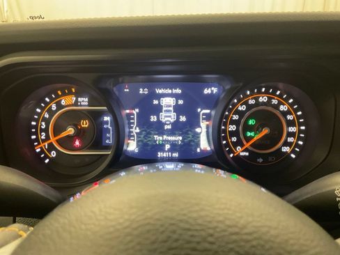 Used 2024 Jeep Wrangler Unlimited Sahara AWD/4WD image 15