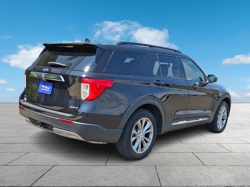 Certified 2023 Ford Explorer XLT w/ Equipment Group 202A AWD/4WD image 6