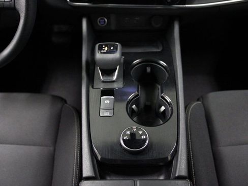 Used 2023 Nissan Rogue S image 16