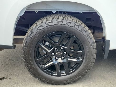 Used 2022 Chevrolet Silverado 1500 Custom w/ LPO, Dark Essentials Package RWD image 6