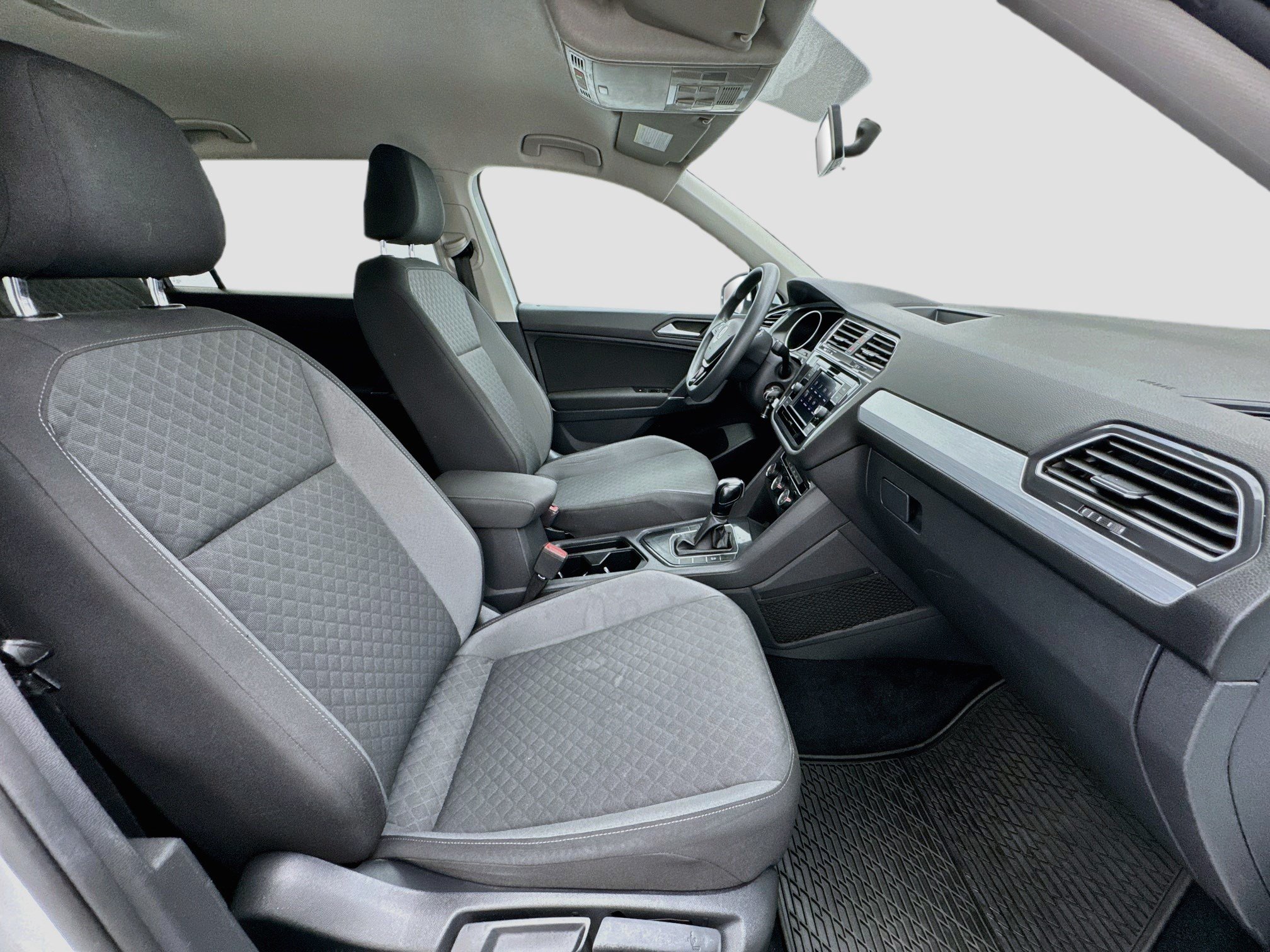 Used 2020 Volkswagen Tiguan S FWD image 19
