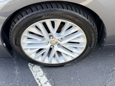 Used 2018 Lexus ES 350 w/ Ultra Luxury Package image 16