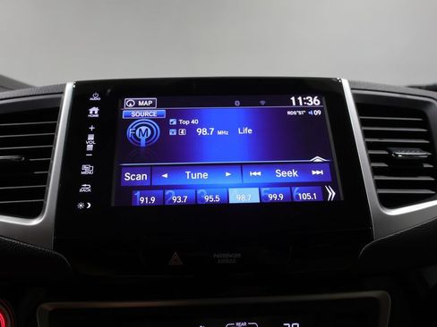 Used 2017 Honda Pilot Touring image 26